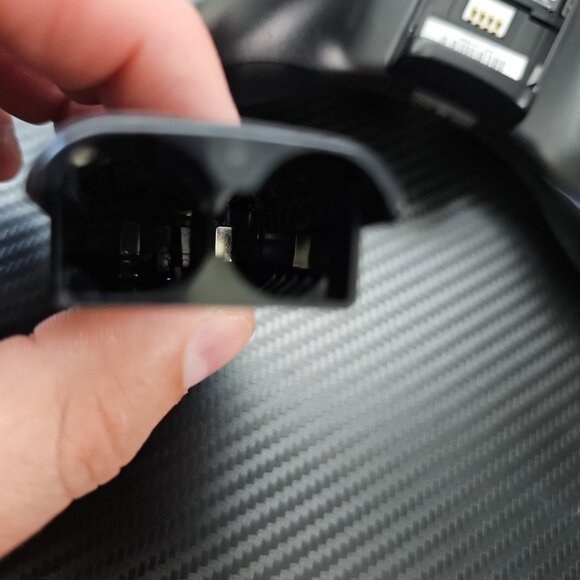 Microsoft Xbox 360 Wireless Gaming Controller - Black (Model 1403) - Untested - Picture 9 of 9